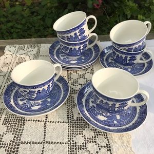 Blue Willow Set of Tea Cups, Johnson Brothers
